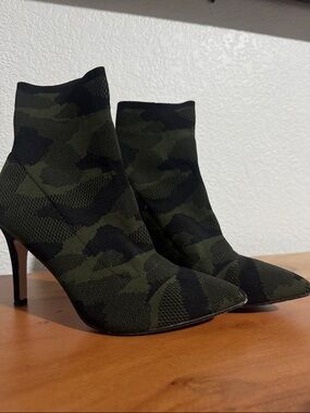 MIA Camouflage Knit Ankle Boots - Black & Olive